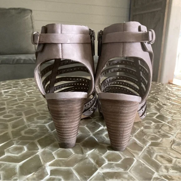 Vince Camuto Evalina Cone-Heel Dress Sandals in ‘dusty mink’ - Picture 6 of 10